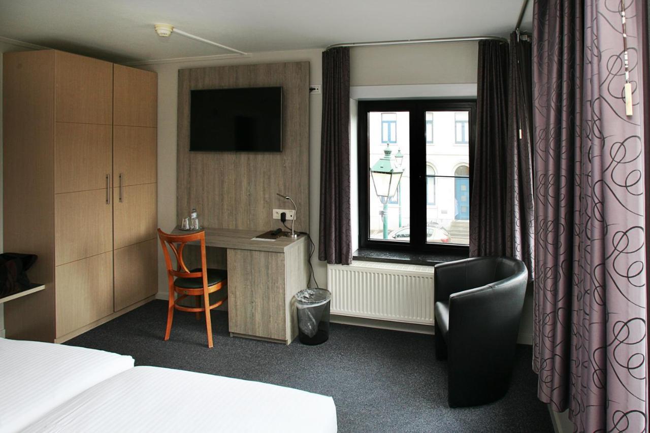 Hotel Au Prince Royal Леополдсбург Екстериор снимка