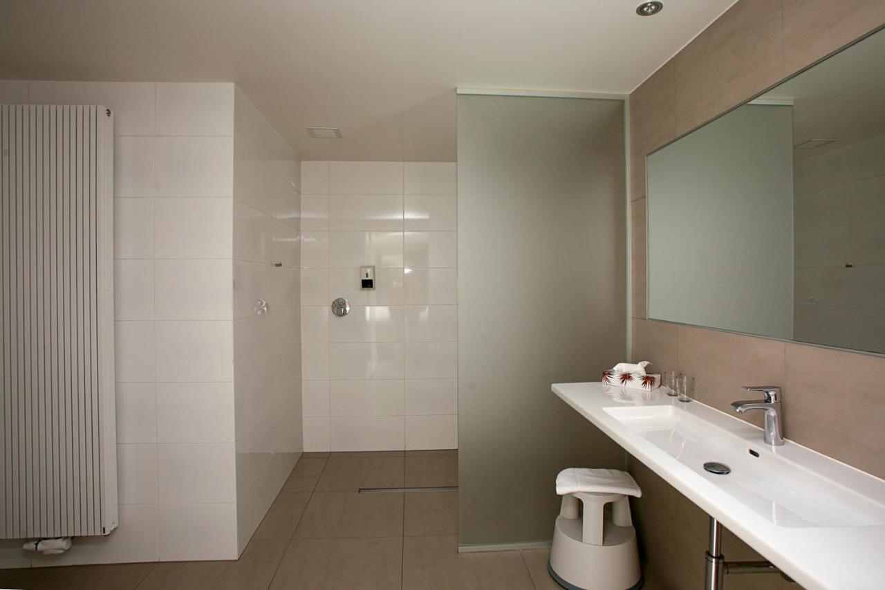 Hotel Au Prince Royal Леополдсбург Екстериор снимка