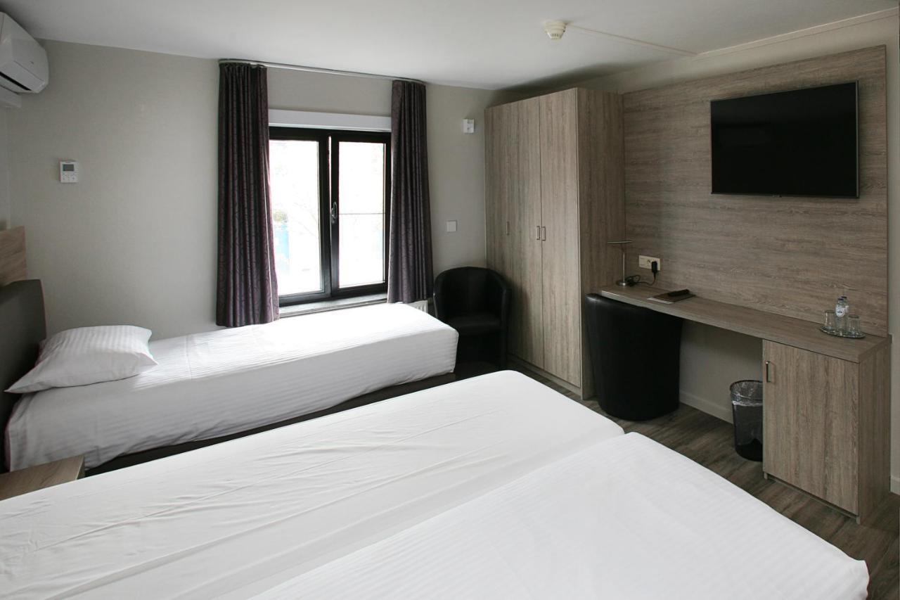 Hotel Au Prince Royal Леополдсбург Екстериор снимка