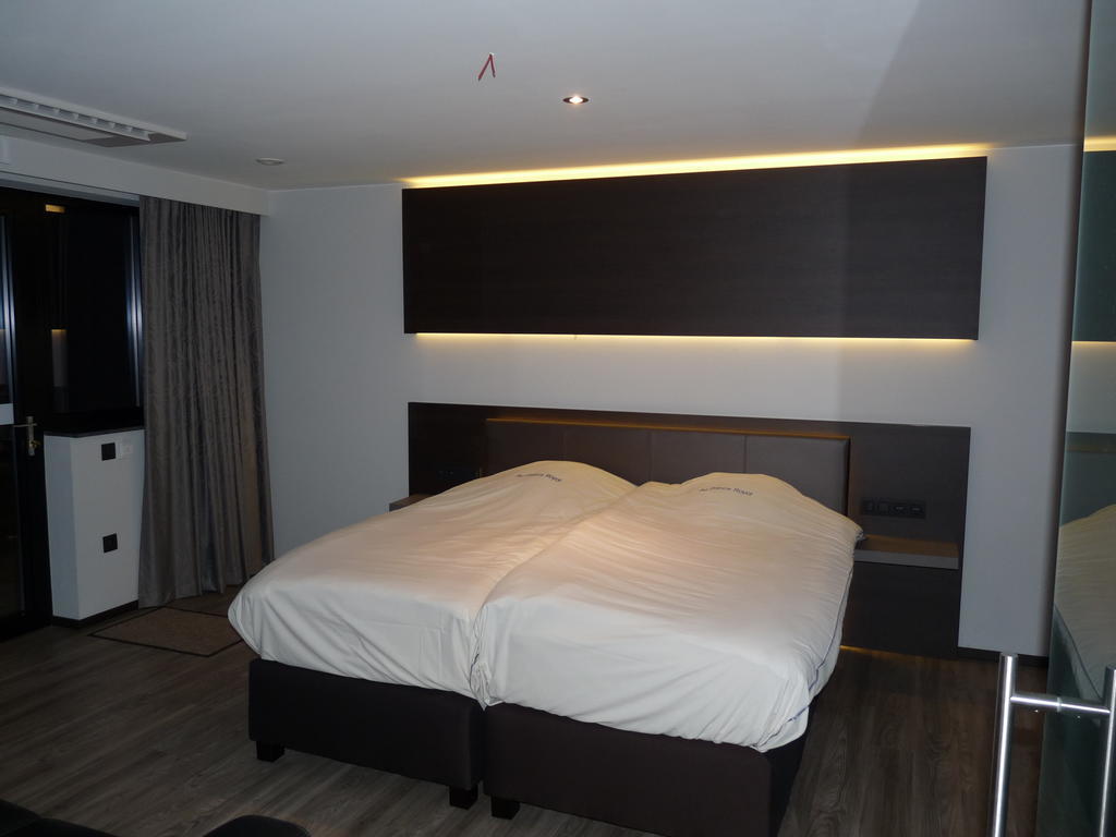 Hotel Au Prince Royal Леополдсбург Екстериор снимка