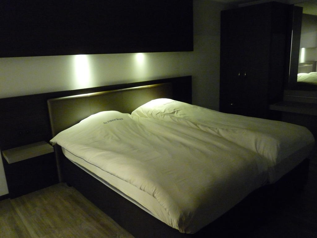 Hotel Au Prince Royal Леополдсбург Екстериор снимка